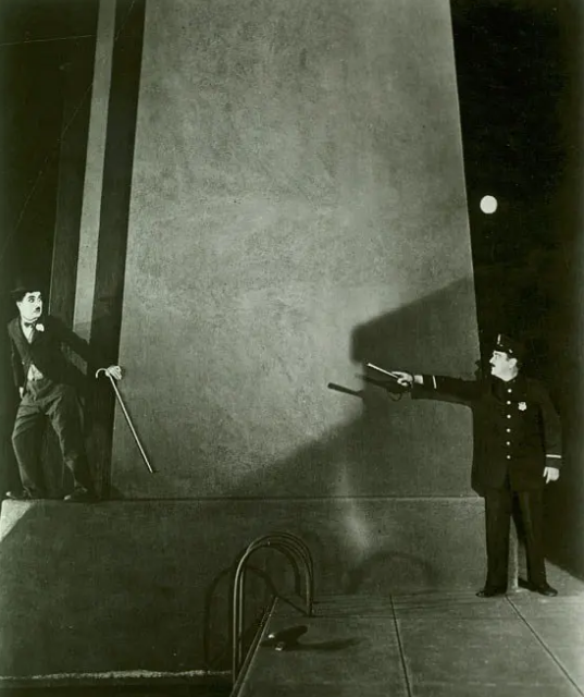 《城市之光》：史上第一浪漫喜剧