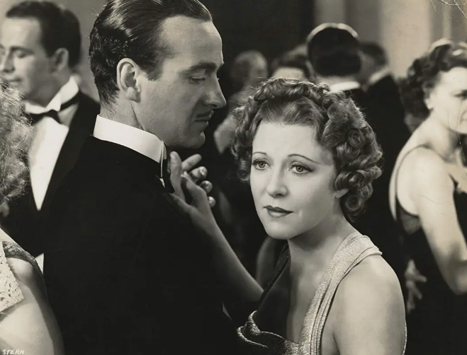 《杜德伍斯夫人》:爱情只配让有爱的人拥有 《杜德伍斯夫人》:爱情只配让有爱的人拥有