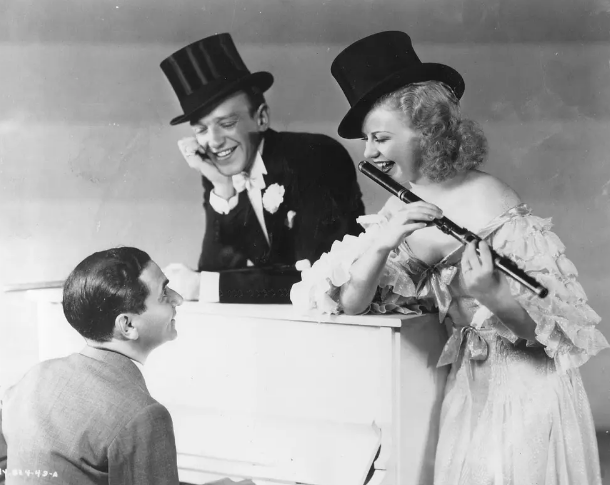 《礼帽》：歌舞片的始祖