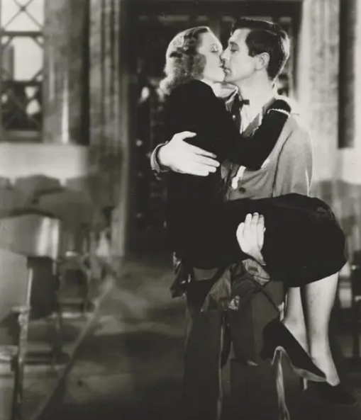 《迪兹先生进城》：童话的疯癫与浪漫