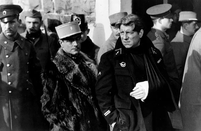 《大幻影》：在乐观的氛围中叙述悲观的故事