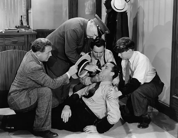 《银行妙探》：误打误撞的美式喜剧