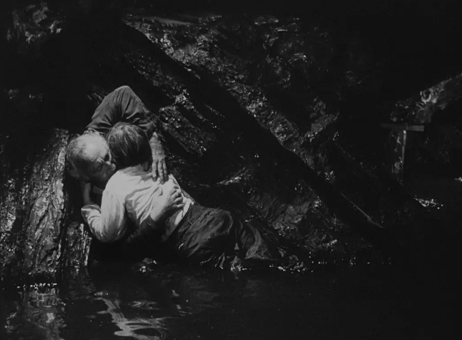 《青山翠谷》：旧时代的挽歌