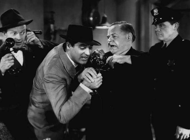 《女友礼拜五》：难以逾越的喜剧佳作