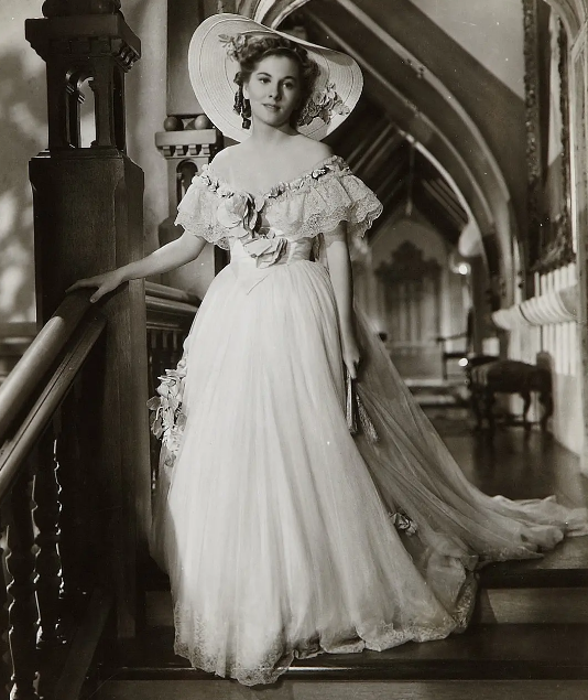 《蝴蝶梦》：希区柯克的经典爱情悬疑影片