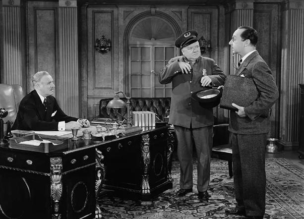 《银行妙探》：误打误撞的美式喜剧