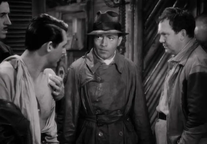 《唯有天使生双翼》：反映早期航运人生活的电影