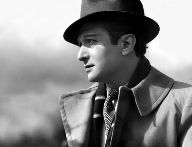 《游戏的规则》：闹剧演绎喜剧，喜剧包裹悲剧