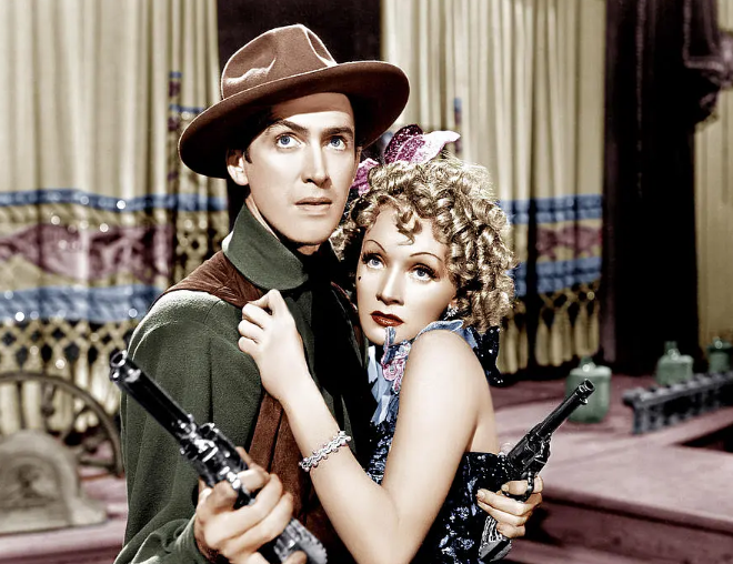 《碧血烟花》:经典西部喜剧片 《碧血烟花》:经典西部喜剧片