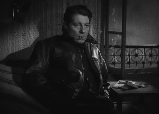 《天色破晓》：小人物的孤独与无奈