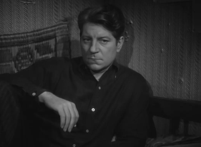 《天色破晓》：小人物的孤独与无奈