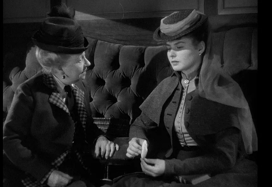 《煤气灯下》：语言暴力是如何摧毁了一个人的精神