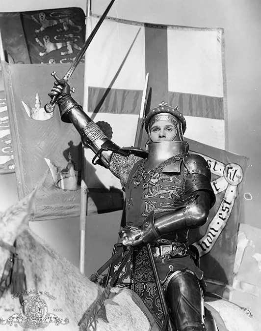 《亨利五世》:剧场与摄影棚的结合 《亨利五世》:剧场与摄影棚的结合