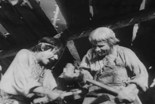 《伊凡雷帝》：艺术手法展现历史