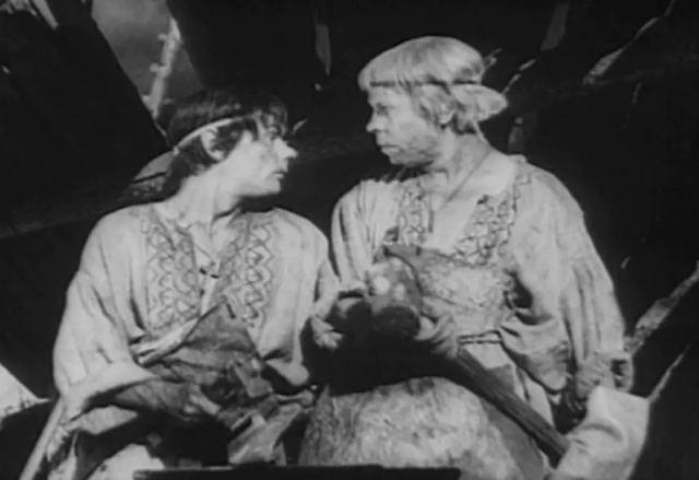 《伊凡雷帝》：艺术手法展现历史