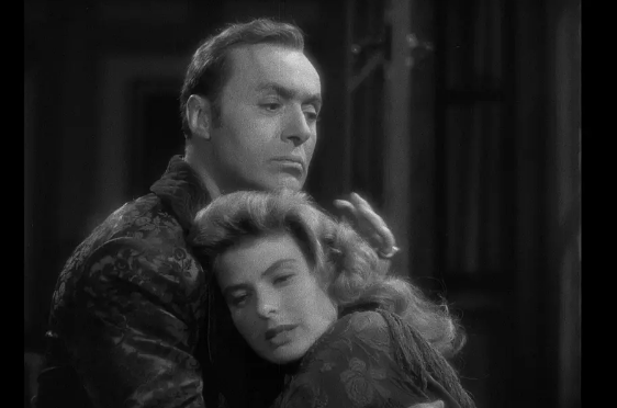 《煤气灯下》：语言暴力是如何摧毁了一个人的精神