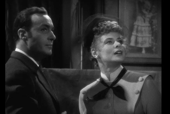 《煤气灯下》：语言暴力是如何摧毁了一个人的精神