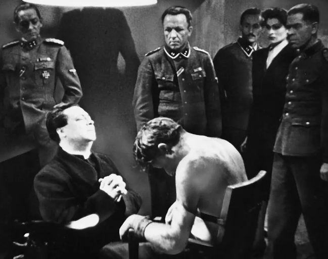 《罗马不设防》：历史与神话的双重奏