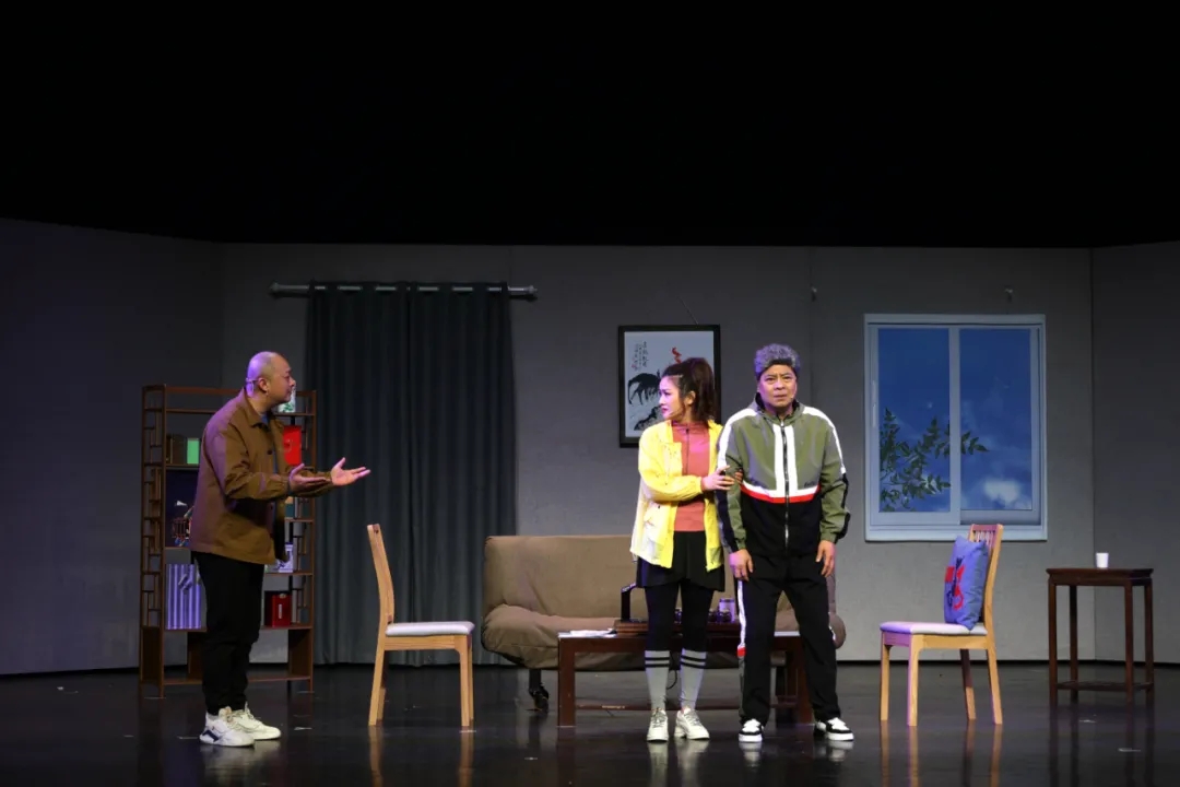 喜剧《伸着脑壳接石头》武汉站剧情概况、门票购买