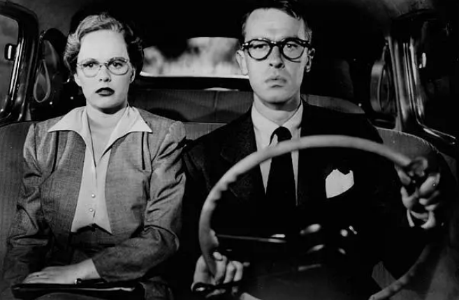 《枪疯》：黑色电影的独特风味