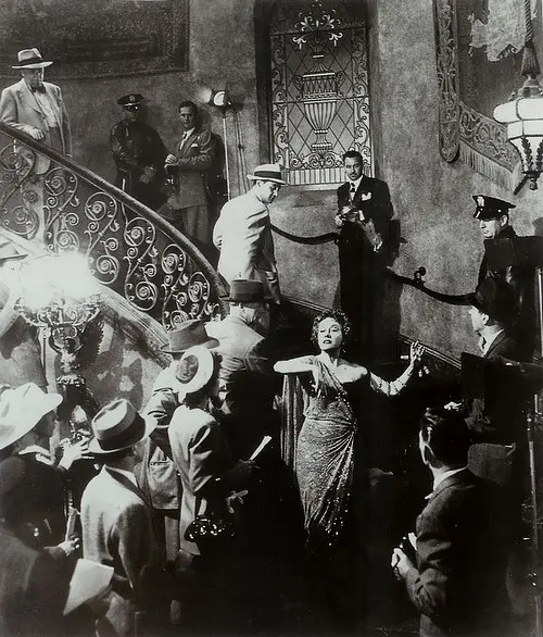 对无声电影时代的一种纪念：《日落大道》