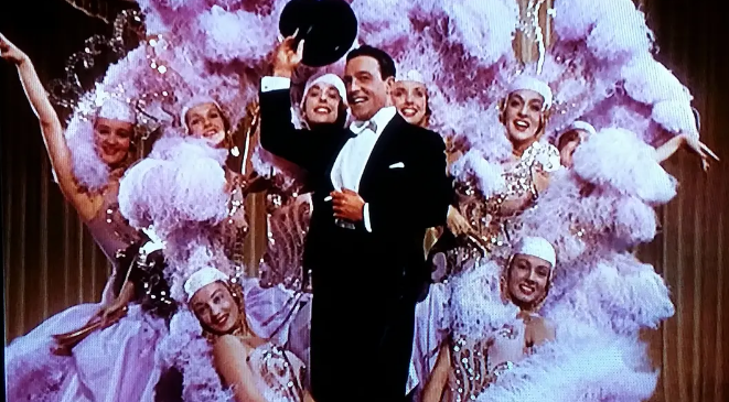 《雨中曲》：美国歌舞片的代表作品