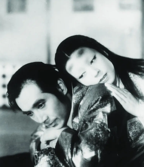 《雨月物语》:影像的生命与无生命 《雨月物语》:影像的生命与无生命