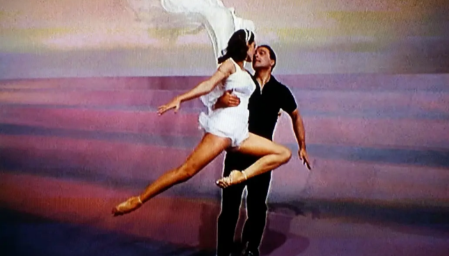 《雨中曲》：美国歌舞片的代表作品