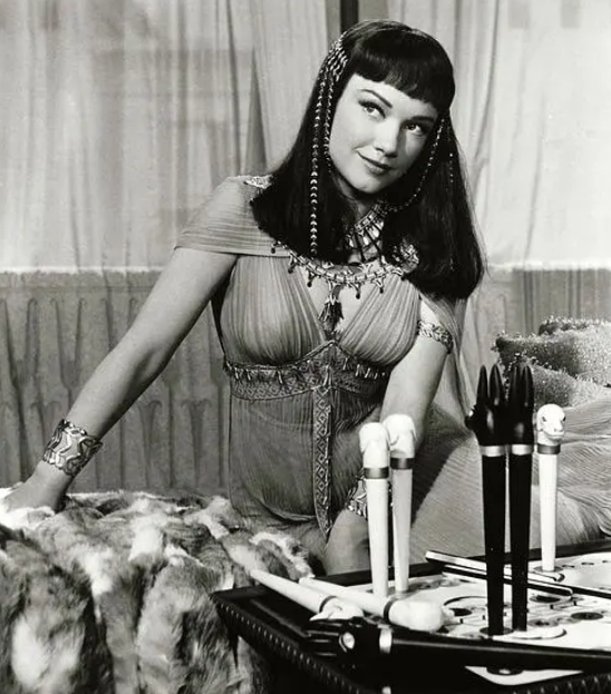 《十诫》：戒律与民主的依存关系