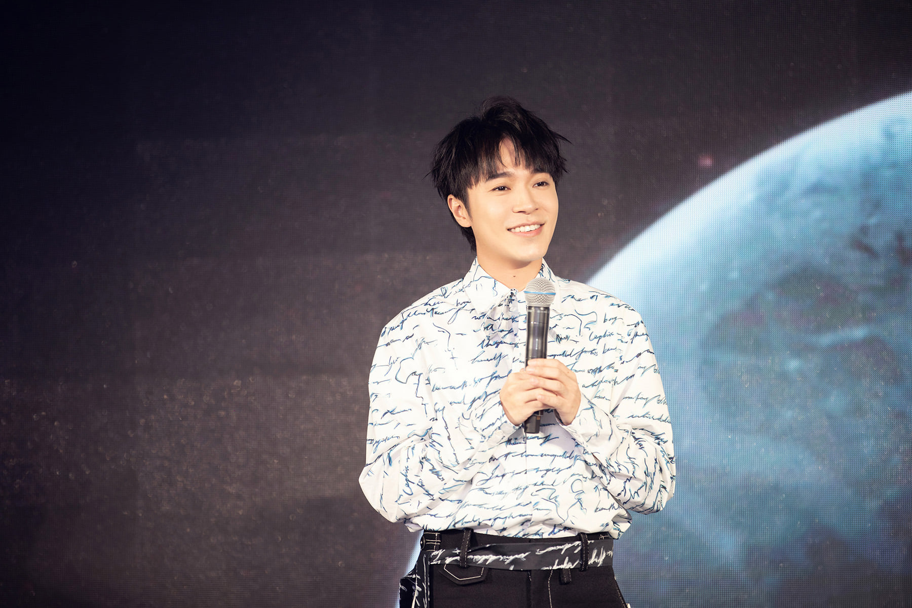 2022吴青峰大连演唱会门票多少钱？（附演出介绍）