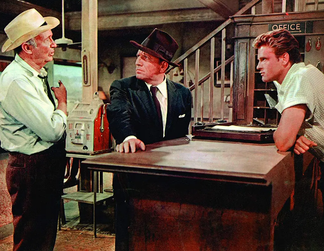 《黑岩喋血记》：对于“异乡人”的反视角解读