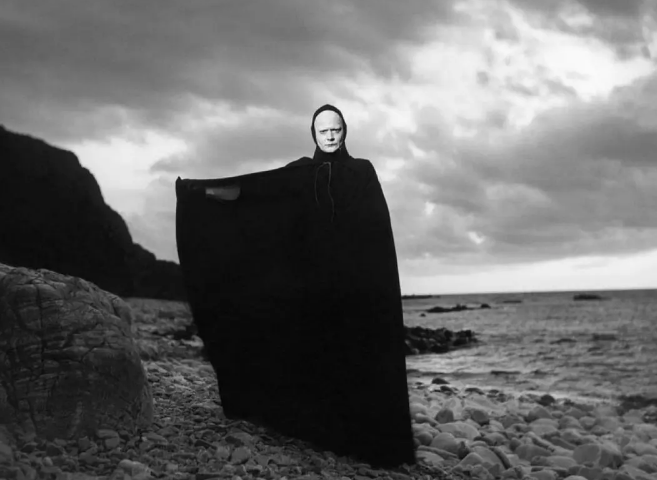 《第七封印》：和死神下象棋的骑士