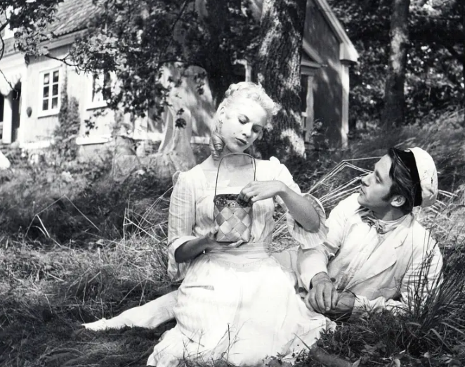 《野草莓》:伯格曼的艺术巅峰之作 《野草莓》:伯格曼的艺术巅峰之作