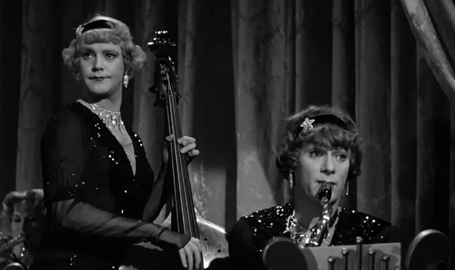 《热情似火》：经典喜剧片