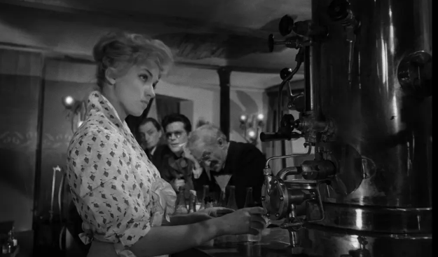 《钻石与灰烬》：瓦伊达战争三部曲之一