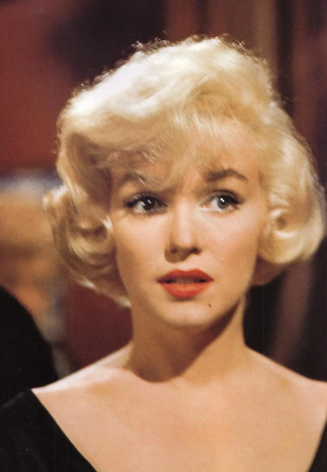 《热情似火》：经典喜剧片