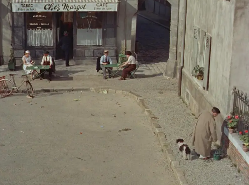 《我的舅舅》：现代主义的荒诞聚合