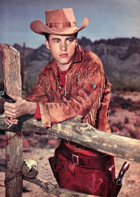 《赤胆威龙》:英雄也有爱 《赤胆威龙》:英雄也有爱