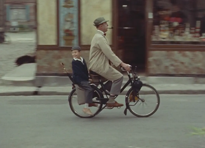 《我的舅舅》：现代主义的荒诞聚合