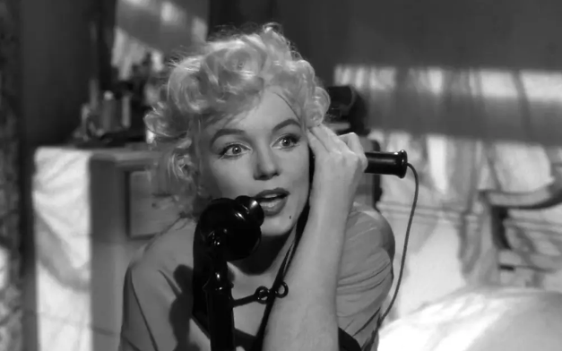 《热情似火》：经典喜剧片