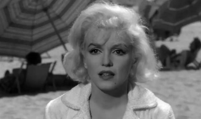 《热情似火》：经典喜剧片