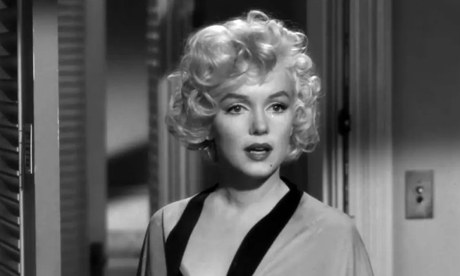 《热情似火》：经典喜剧片