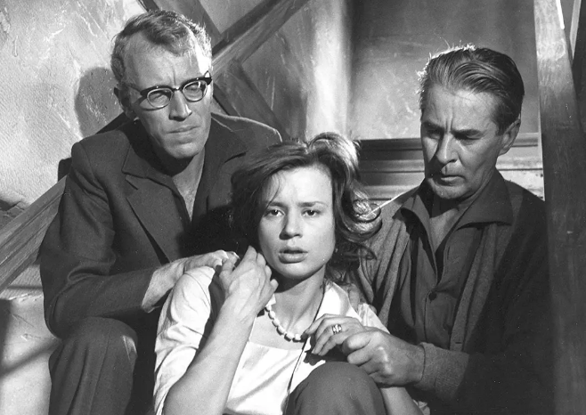 《犹在镜中》:爱可以拯救一切 《犹在镜中》:爱可以拯救一切