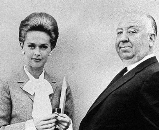 《群鸟》：用镜头制造悬疑色彩