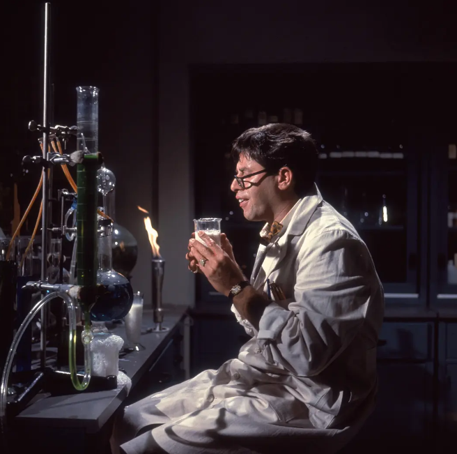 《疯狂教授》：故事性大于喜剧性