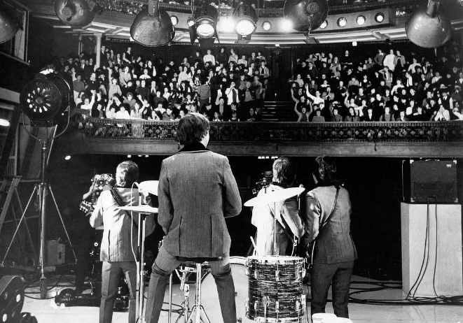 《一夜狂欢》：为了告别的狂欢