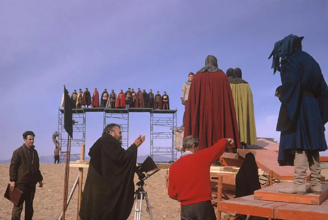 《午夜钟声》：时代终结的悲歌