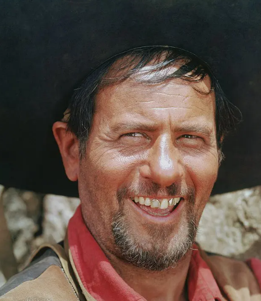 《黄金三镖客》：一场不公平的决斗