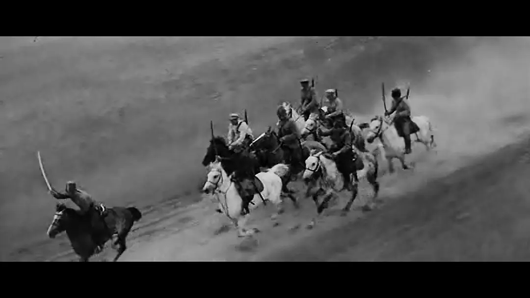 反应了战争的残酷和军人的风度的影片：《红军与白军》