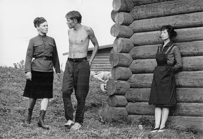 反应了战争的残酷和军人的风度的影片：《红军与白军》